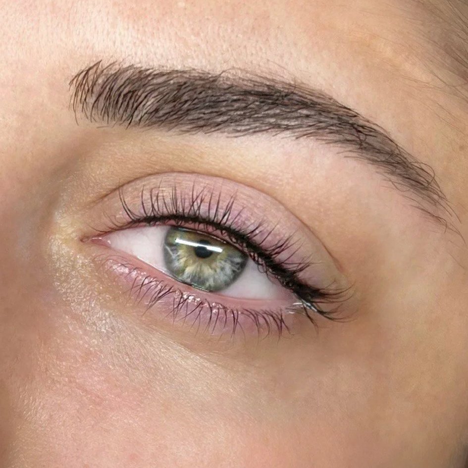 Classic natural eyelash extensions UAE